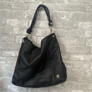 Black Leather Women's Bag Vince Camuto Large bag like new condition beautiful